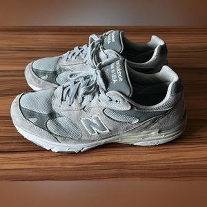 New Balance 993 Classic Grey MR993GL
Men's Size 11 4E Extra Wide Width